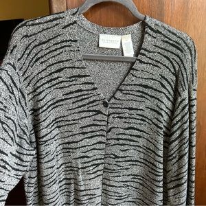 🌷🌷Liz Claiborne - one button cardigan sweater. Black zebra print Size 1X
